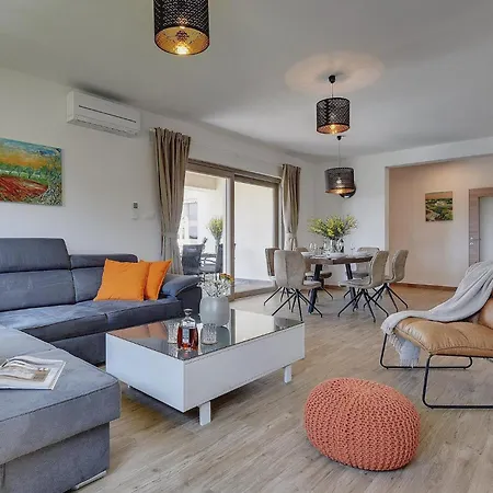 別荘 Moraceae プーラ