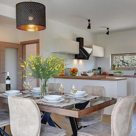 Moraceae * プーラ